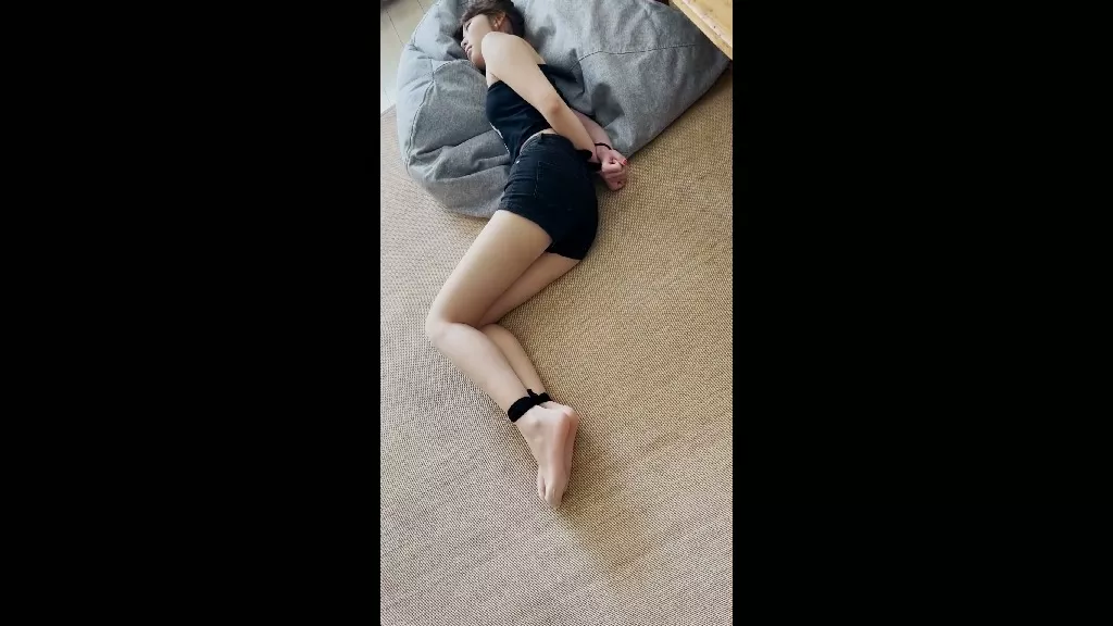 Screenshot 2 from Altman Is Also Cool: Xiao Lu’s Ultimate Bondage Predicament