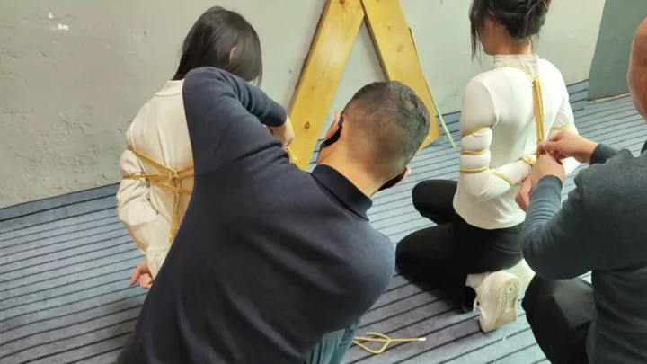 Screenshot 7 from The Kidnapping in the Rope Art Courtyard