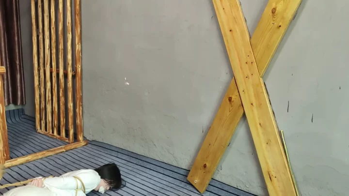 Screenshot 8 from The Kidnapping in the Rope Art Courtyard
