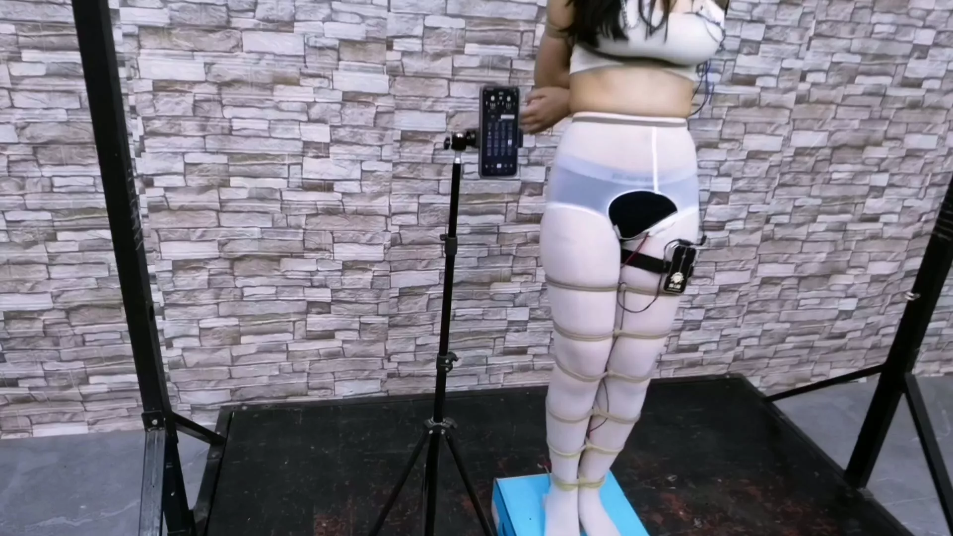 Screenshot 2 from Liar’s Ordeal: Electrifying Chinese Suspension Torture