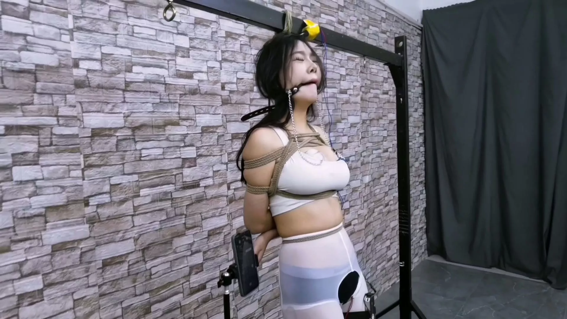 Screenshot 3 from Liar’s Ordeal: Electrifying Chinese Suspension Torture