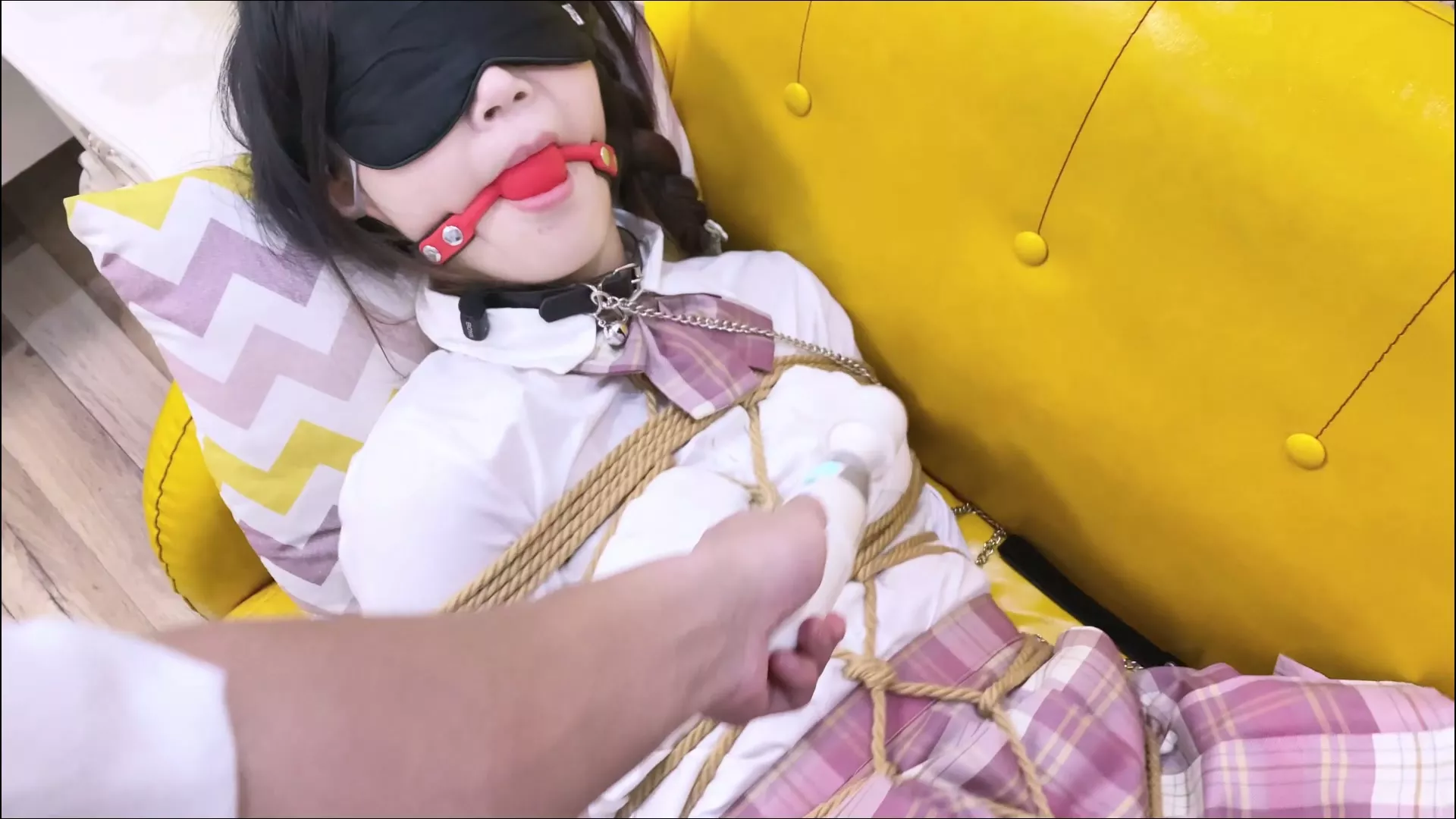 Screenshot 4 from Japanese-style tight bondage, split-leg crab bondage