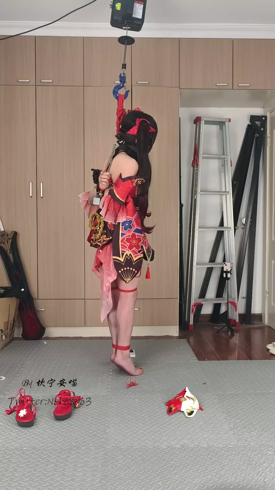 Screenshot 6 from Kan Meow: Hanabi’s Cosplay Peril – Suspended in Bondage