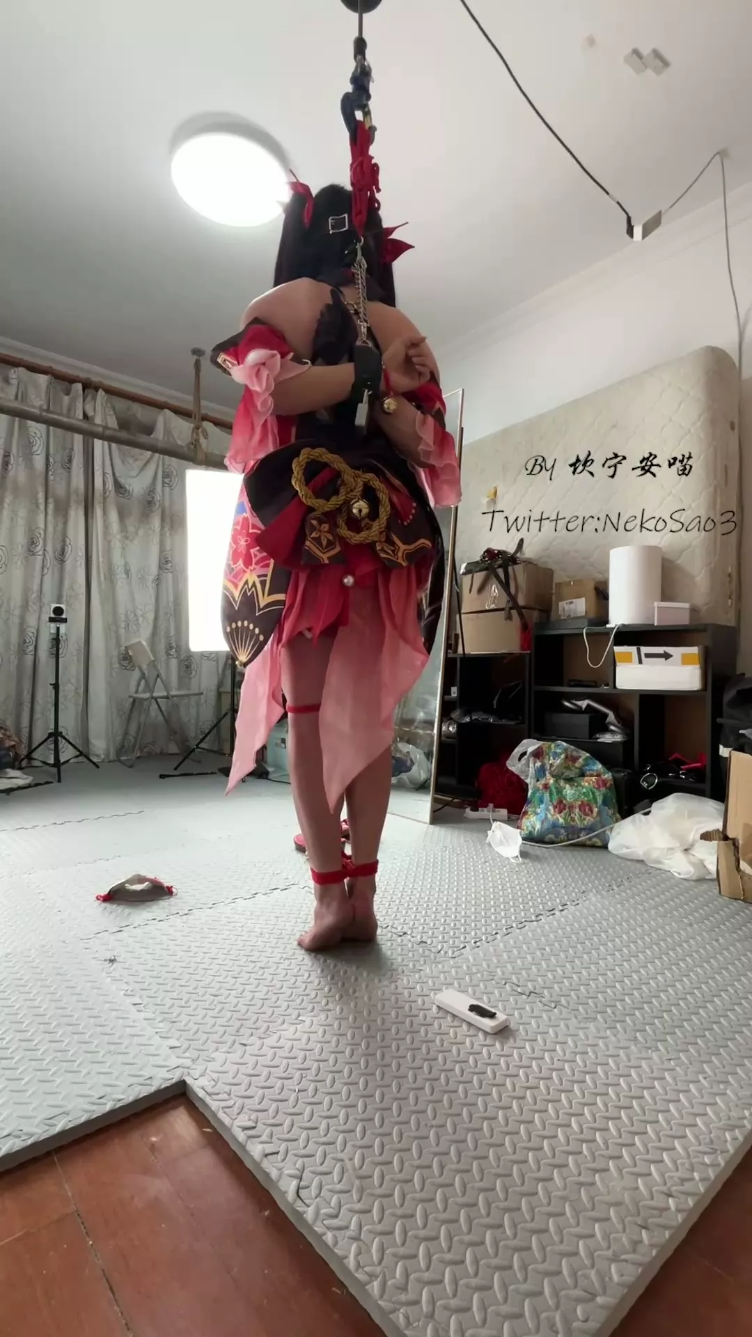 Screenshot 8 from Kan Meow: Hanabi’s Cosplay Peril – Suspended in Bondage