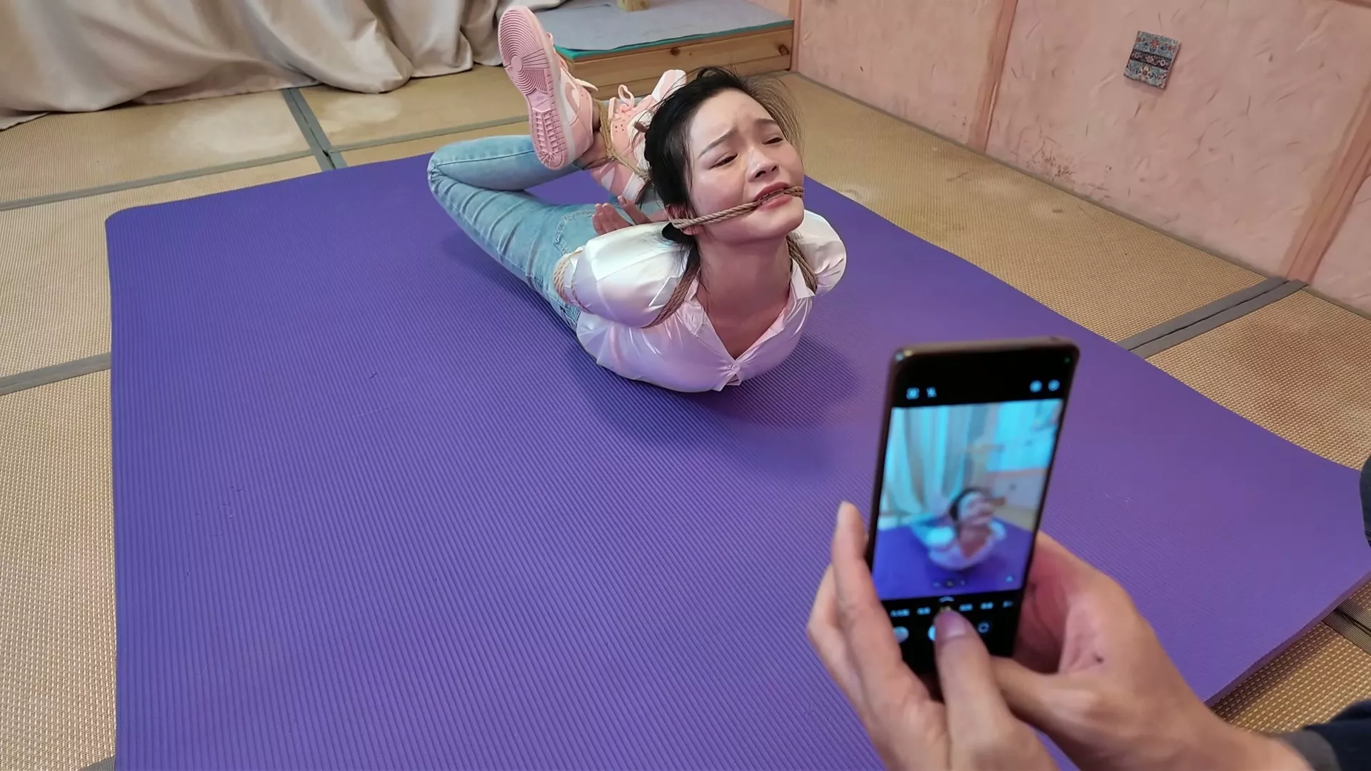 Screenshot 5 from Luo Luo’s Extreme Four-Horse Iron Chain Bondage by Beloved by One Rope