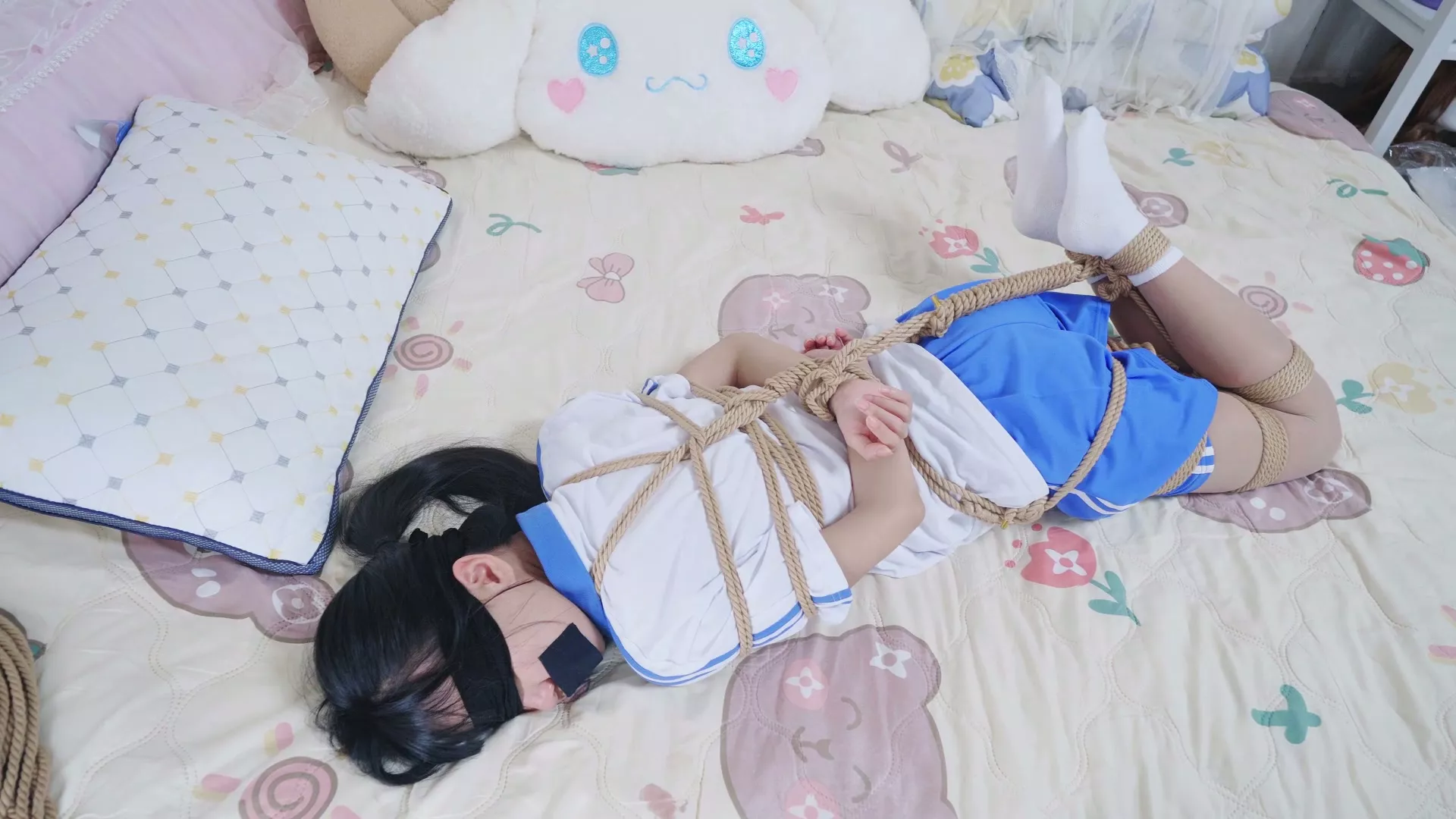 Screenshot 9 from Kidnapped female student, tied up, put to struggle