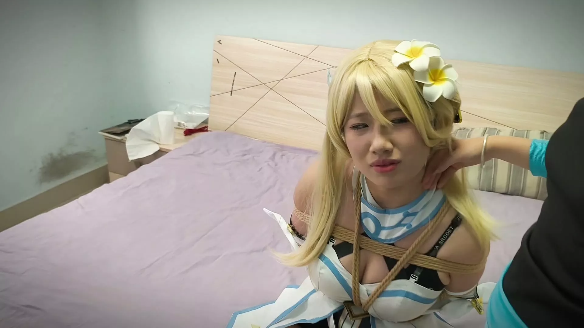 Screenshot 4 from Genshin Impact’s Ying Cosplay: Paimon’s Perilous Predicament