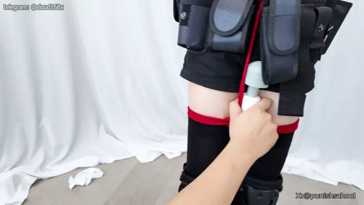 Screenshot 5 from Armed girl’s extreme hanging