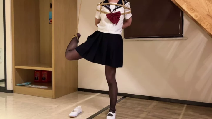 Screenshot 2 from Sailor suit, Shiny black silk, White belt, One-leg hanging and tied