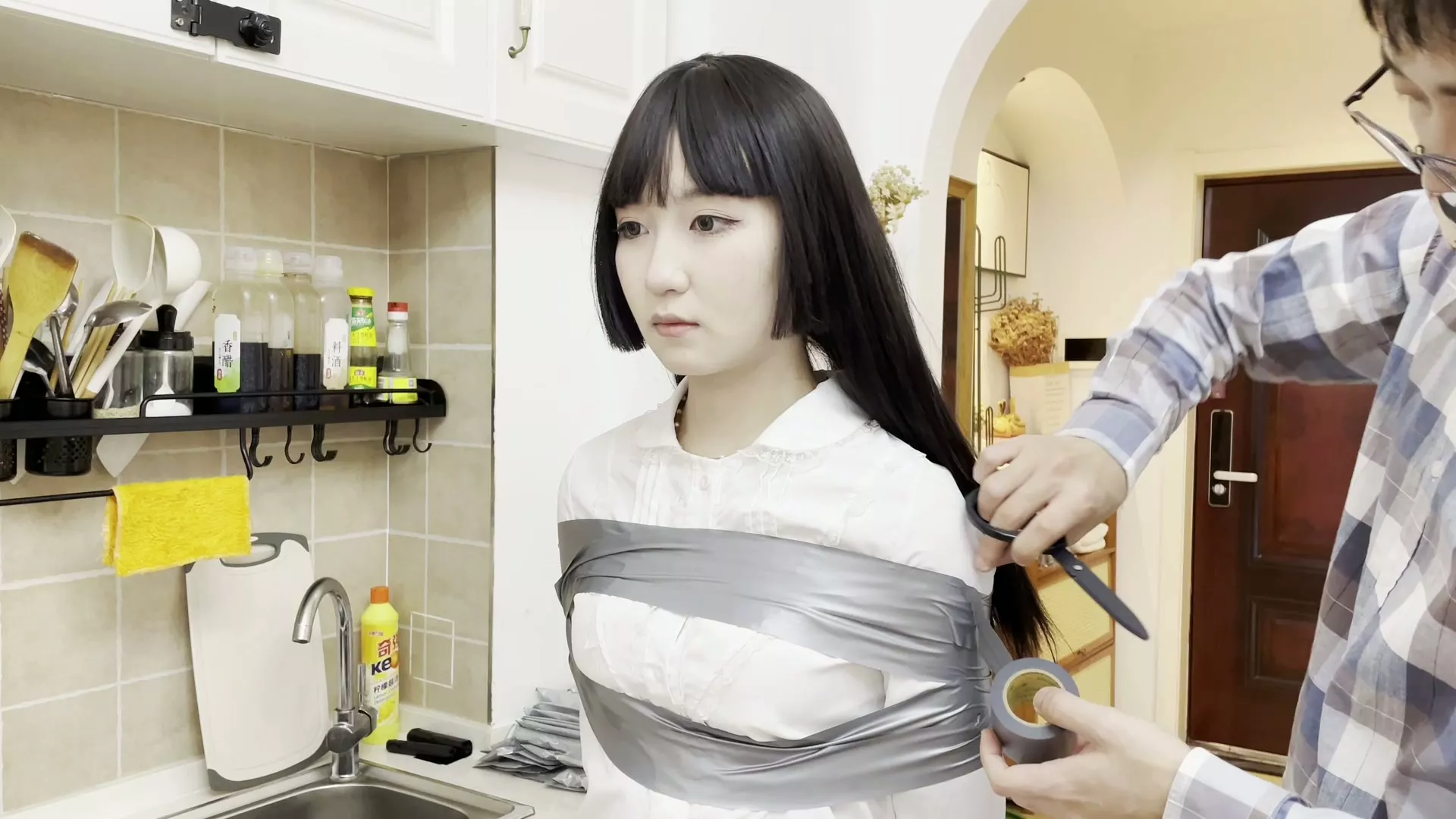 Screenshot 2 from Bound Art Records: Xiao Huai’s Celebrity Debut in Black Stockings