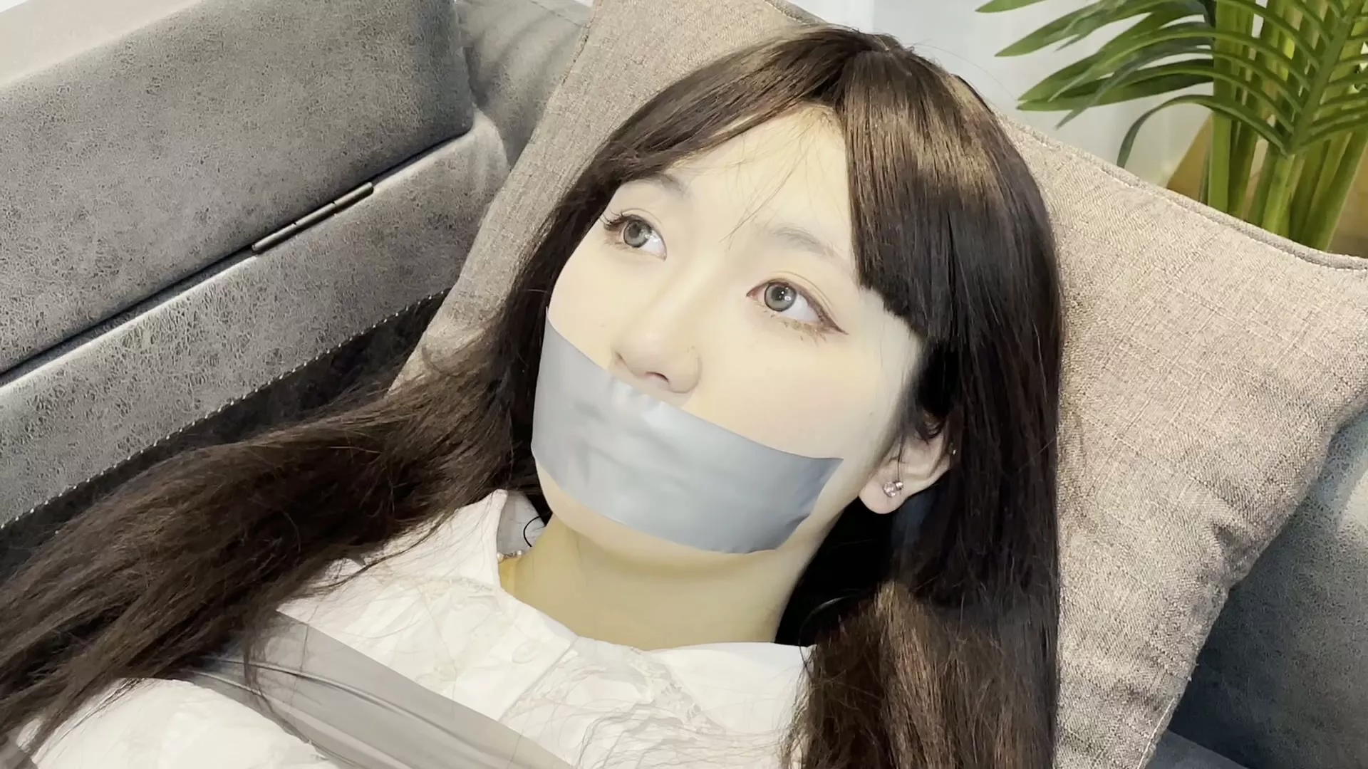 Screenshot 4 from Bound Art Records: Xiao Huai’s Celebrity Debut in Black Stockings