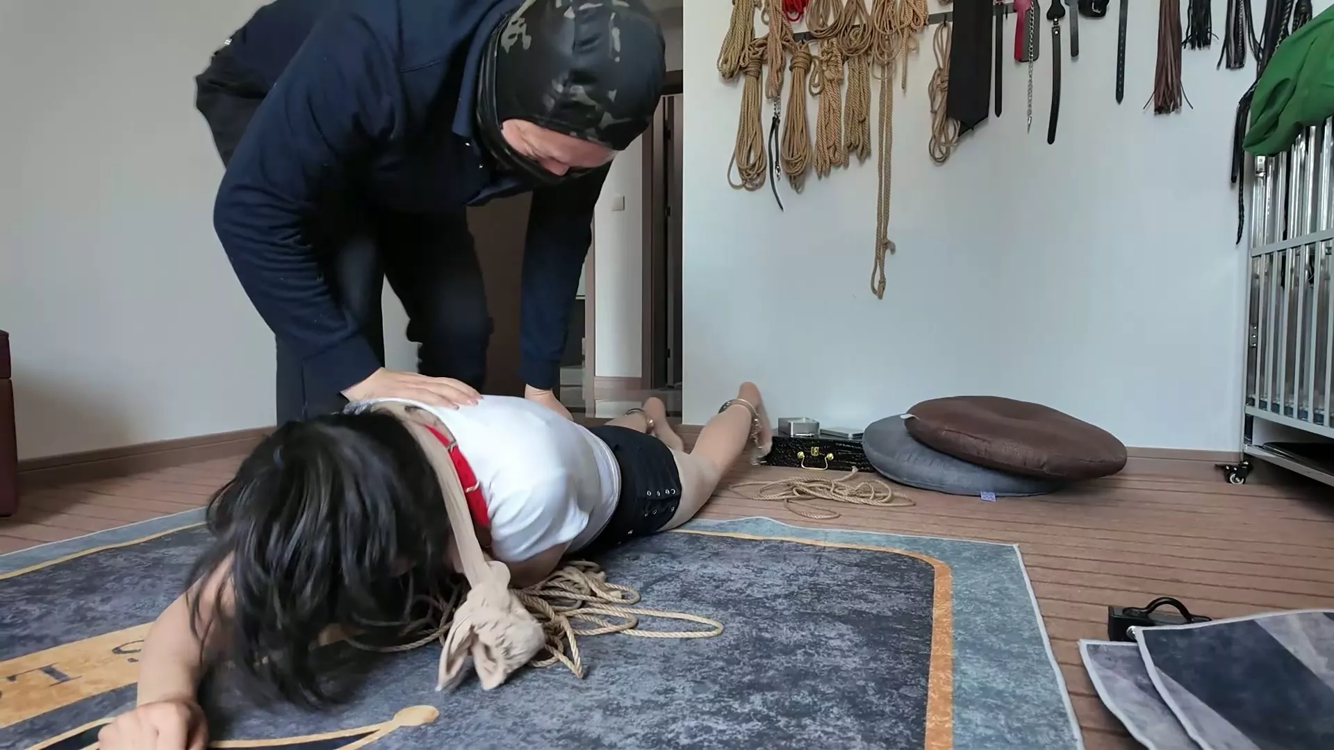 Screenshot 2 from Xiaoyao’s Desperate Struggle: A Captive’s Ordeal (Part 2)