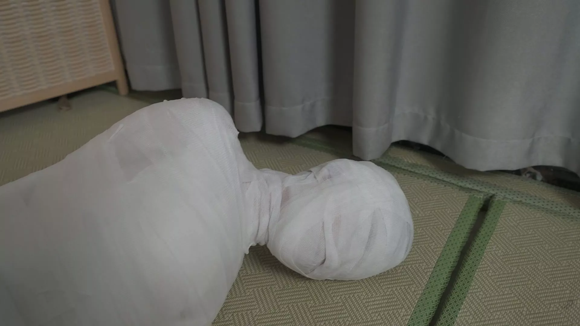 Screenshot 8 from Elephant Man Studio: Chinese Mummification – Straight Arm Bondage