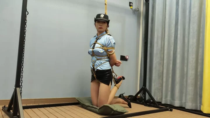 Screenshot 3 from Li Daxia: Chinese Cop’s Ultimate Escape Training – Part 3