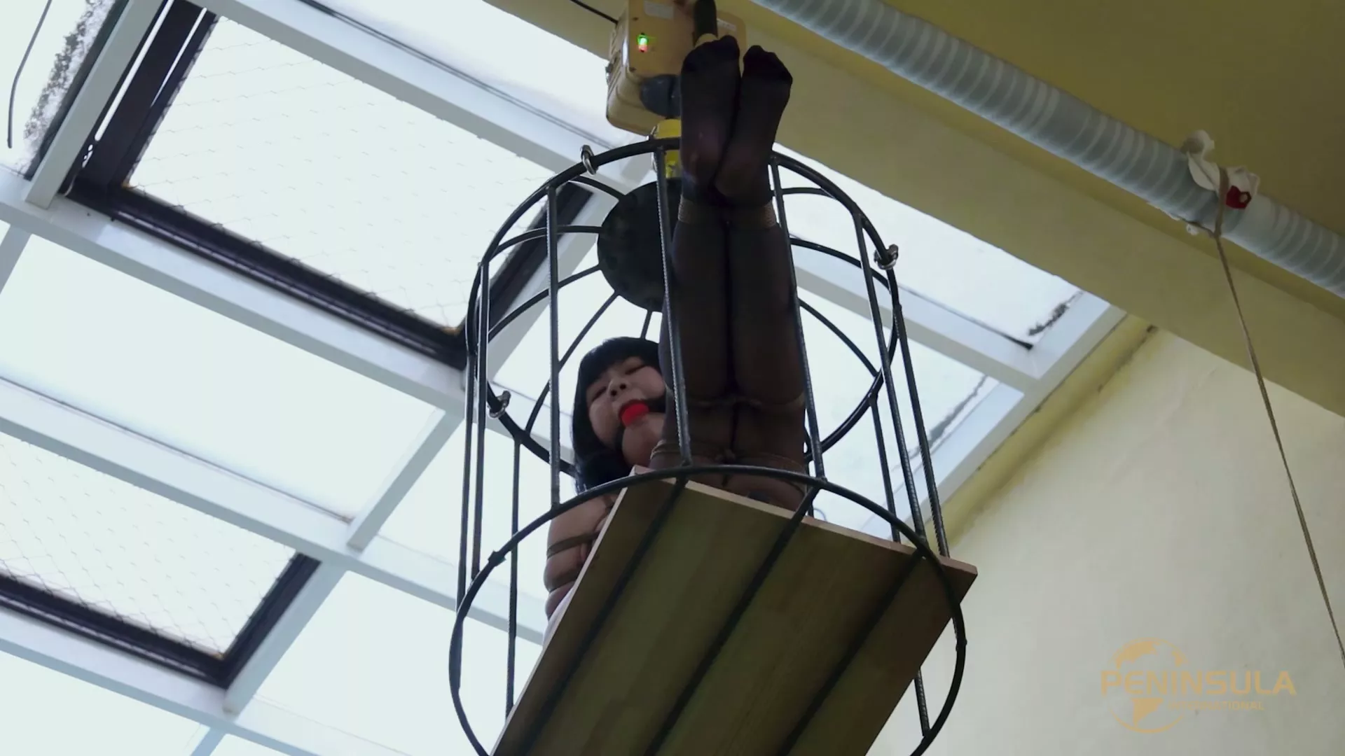 Screenshot 3 from Jinan Rope: Cage Shock – Extreme Chinese Ballgag Bondage