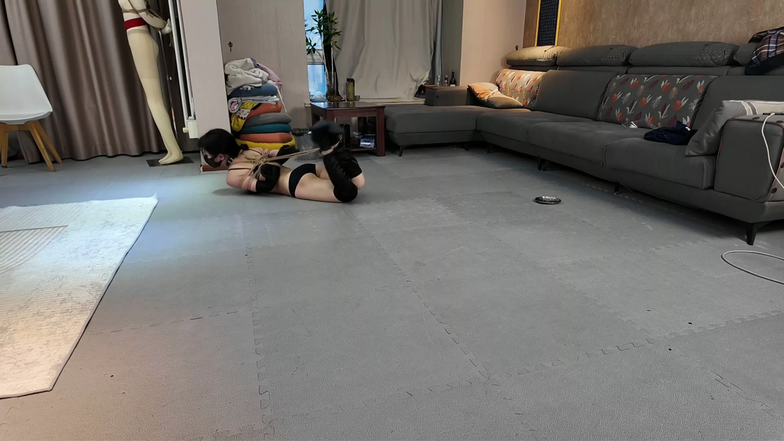 Screenshot 6 from Bondage Queen’s Ultimate Struggle: The Coin Challenge (Part 2)