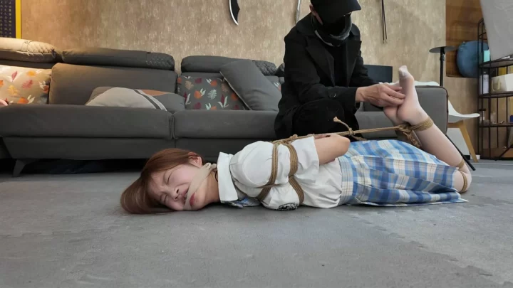 Screenshot 2 from The kidnapping experience of a beautiful sister