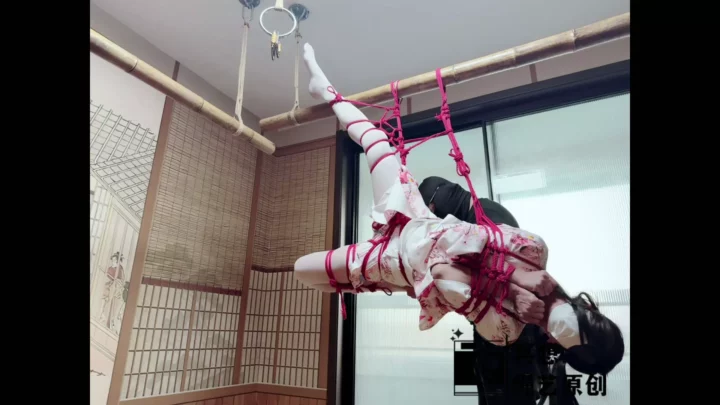 Screenshot 4 from Kimono Qiqi’s bondage experience