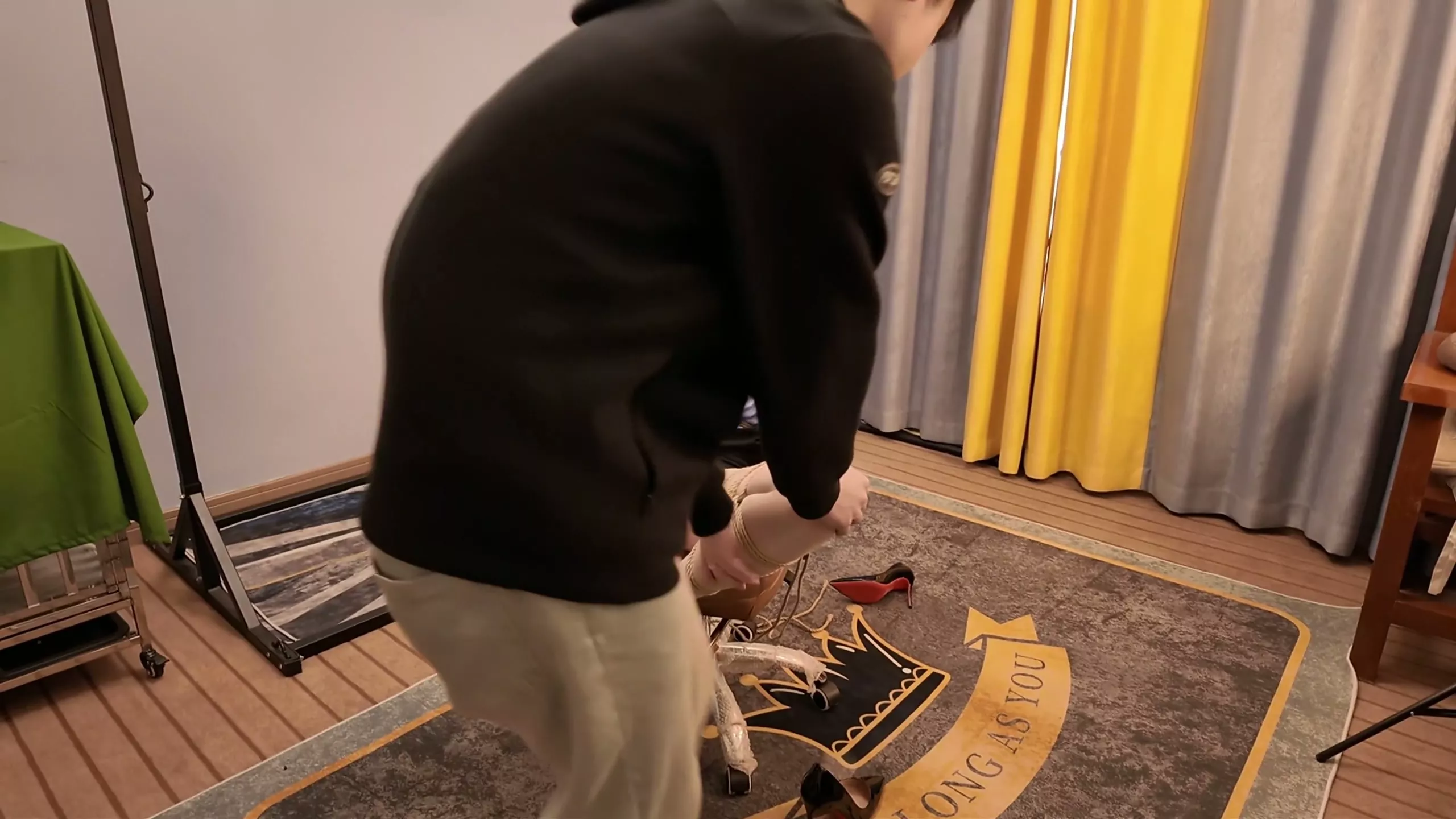 Screenshot 4 from Son’s Surprise Office Visit Turns Into Kinky Bondage Game