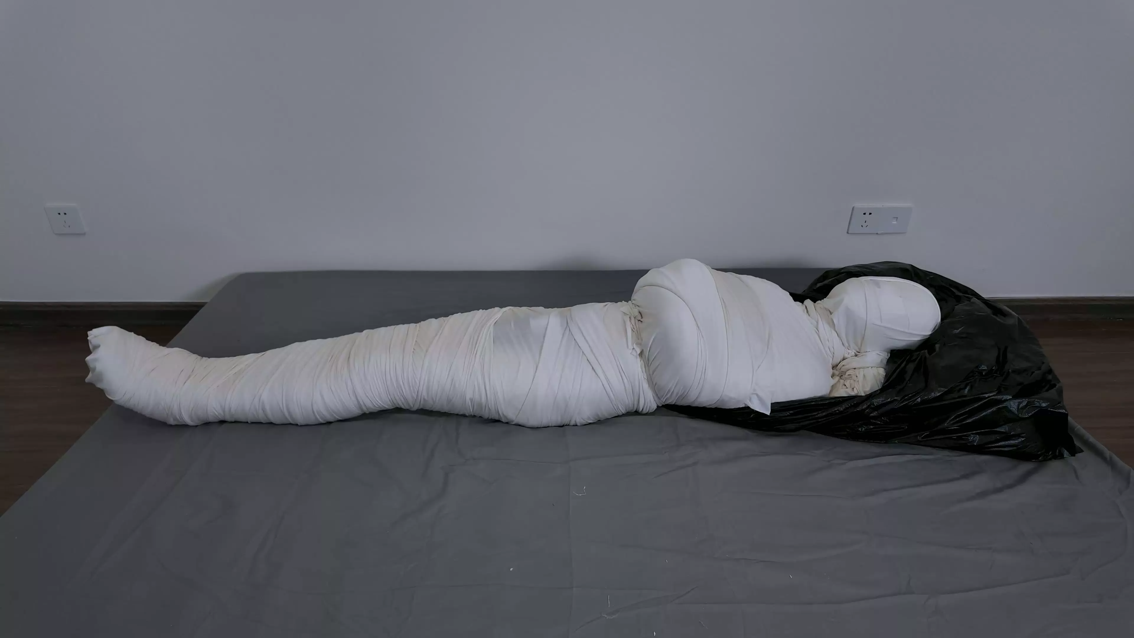 Screenshot 3 from ZHUA: Full-Body Modal Fabric Mummification & Suffocation