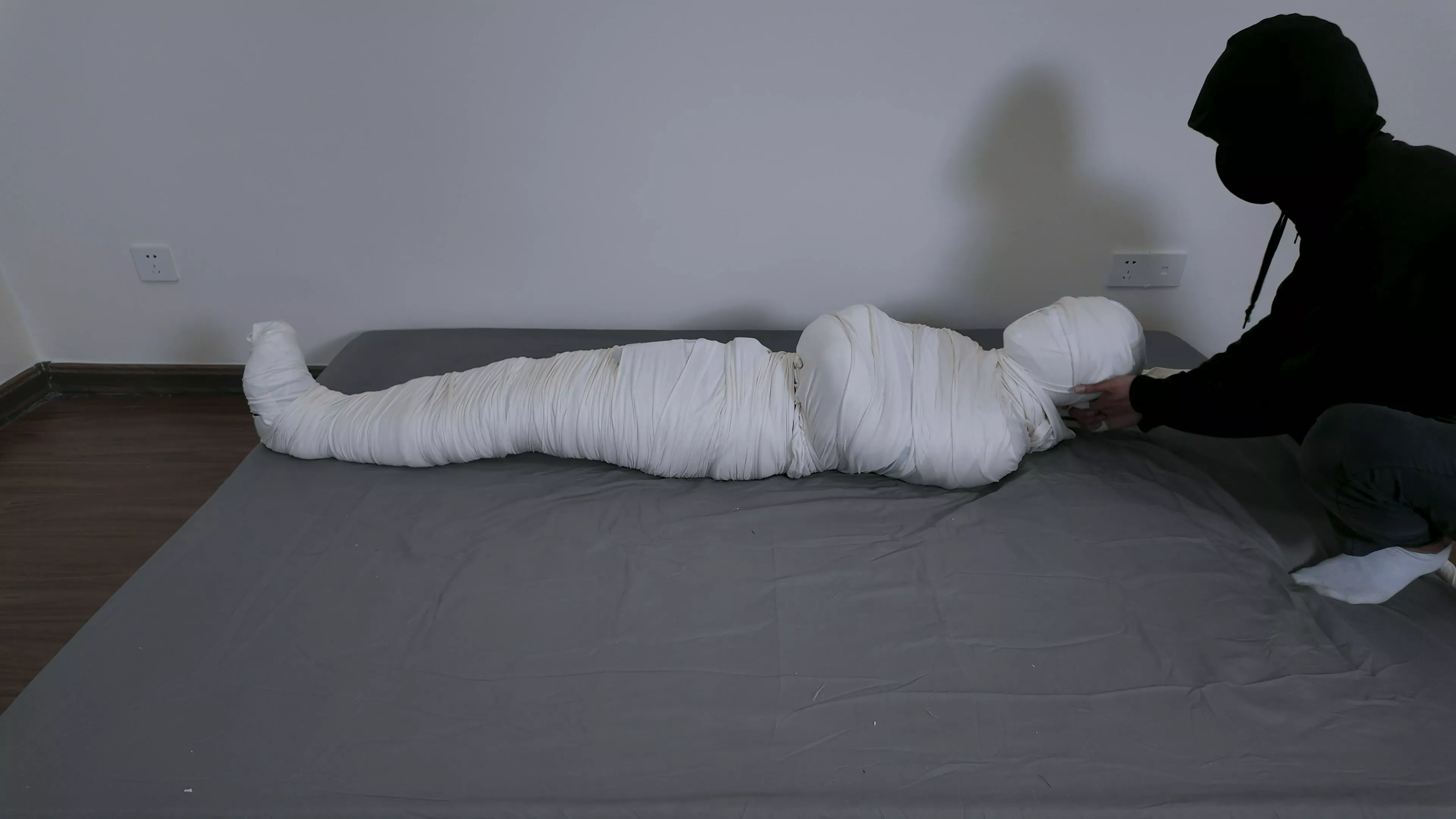 Screenshot 5 from ZHUA: Full-Body Modal Fabric Mummification & Suffocation