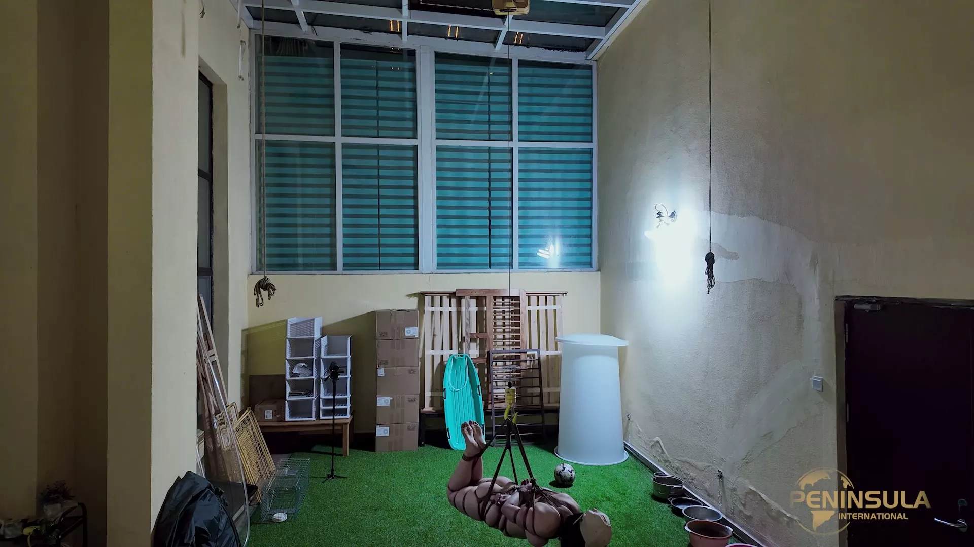 Screenshot 2 from Jinan Rope: Mysterious Woman No. 2’s Extreme Aerial Bondage