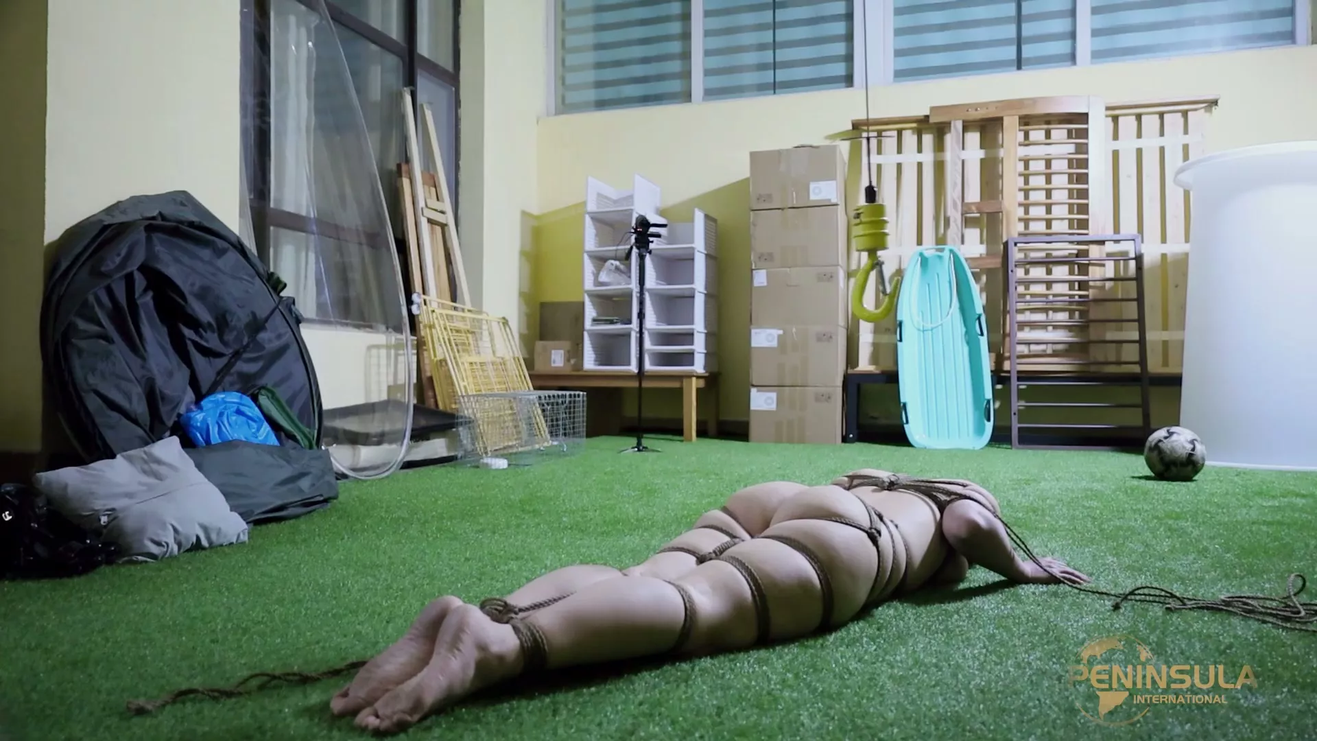 Screenshot 7 from Jinan Rope: Mysterious Woman No. 2’s Extreme Aerial Bondage