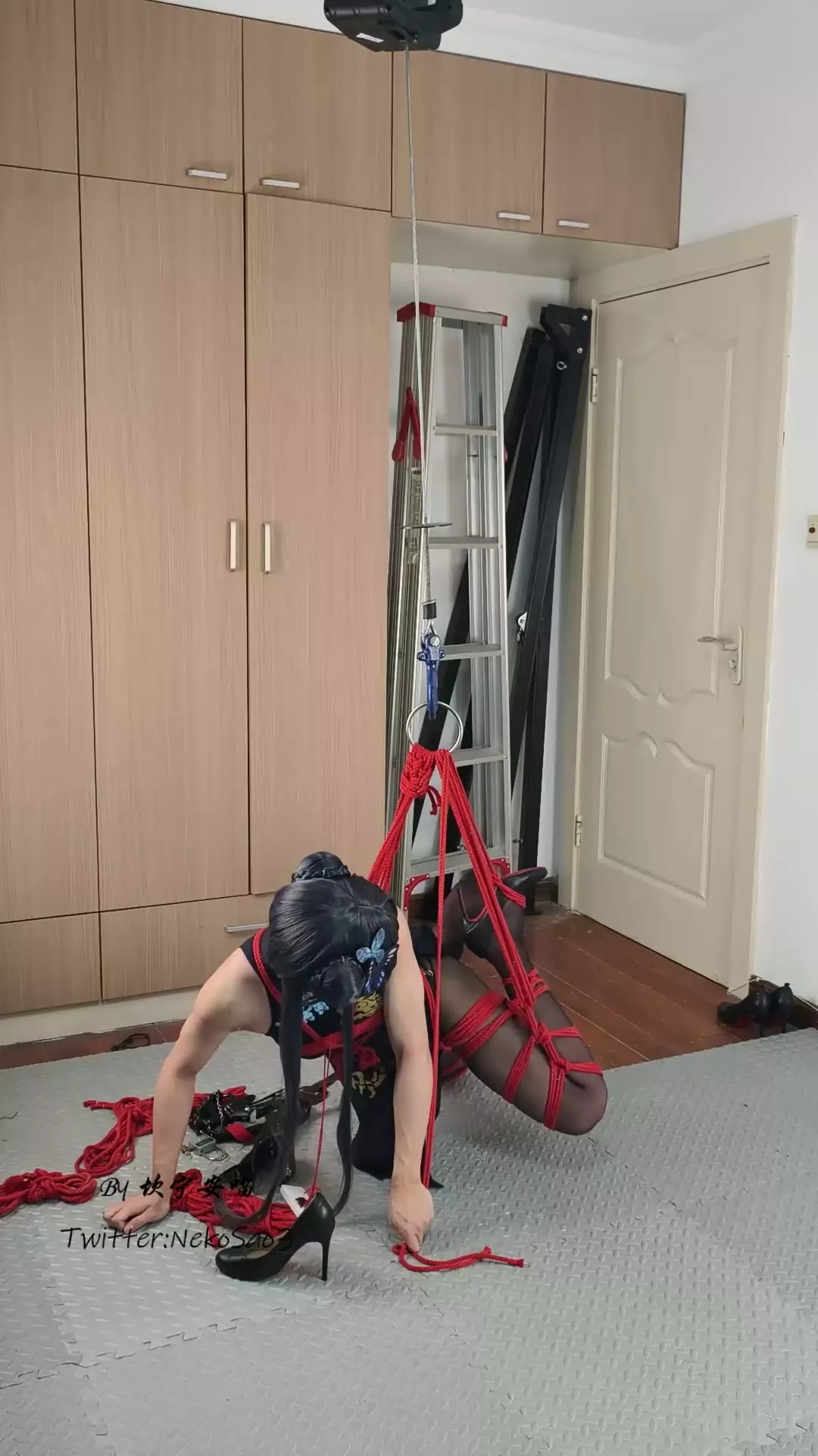 Screenshot 5 from Kan Meow: Kisaki’s Extreme Self-Bondage Frogtie Challenge