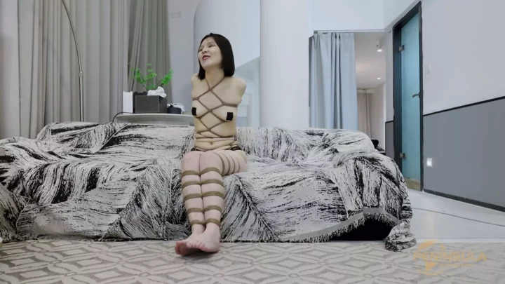 Screenshot 2 from YT2659 Zhao Yue, born with straight arms