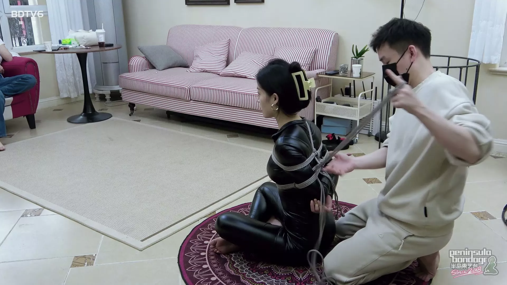 Screenshot 2 from Jinan Rope: Traditional Japanese Style Meets Leather Jacket
