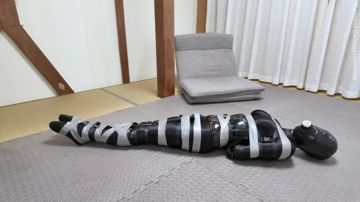 ZHUA: Extreme Zentai Suffocation & Restraint