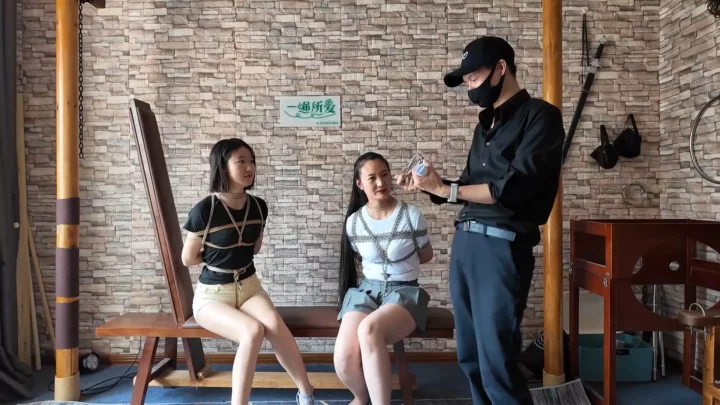 Sisters’ First Rope Art Experience: Zihan & Xiaoxiao Bound