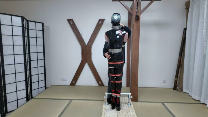 ZHUA: Latex Cheongsam Slave’s Ordeal