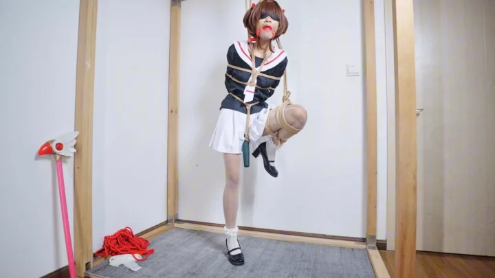 Cosplay Sakura’s Extreme Bondage Ordeal by Leng Shao & Bei Niang