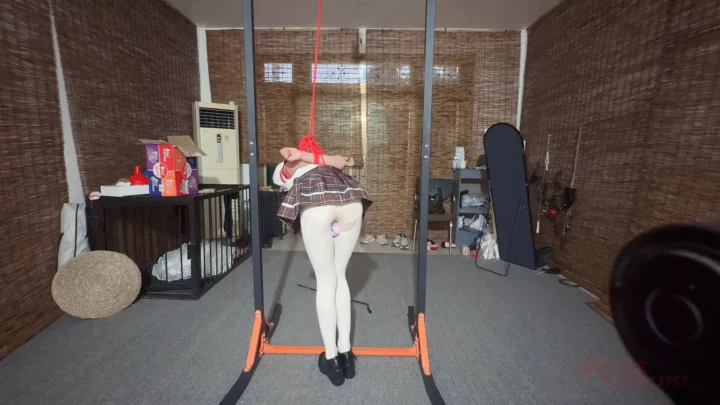 Mei Niang Studio: Captive Co-Ed’s Ordeal