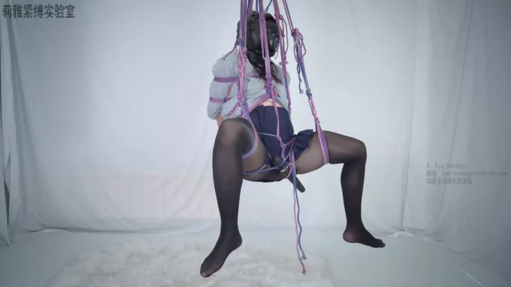 莉娅：狂野JK的极限悬吊与驯服