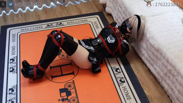 JIOBDSM: Freshman Xiao M in White Hair & Patent Leather JK Bondage