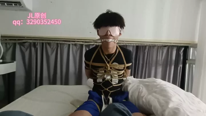 JLkk: Docile ‘Puppy’ Gets Frogtied & Ballgagged