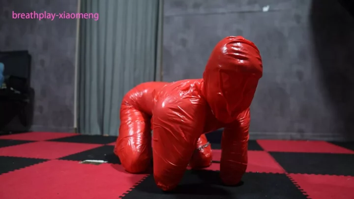 Xiao Yu’s Extreme Breathplay in K9 Pinhole Latex