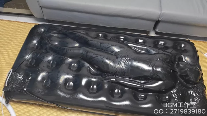 Luoluo’s Latex Vacuum Bed Debut by BGM: A Captivating First Time