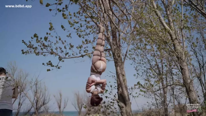 Jinan Rope: Outdoor Chinese Ballgag Predicament in Nature