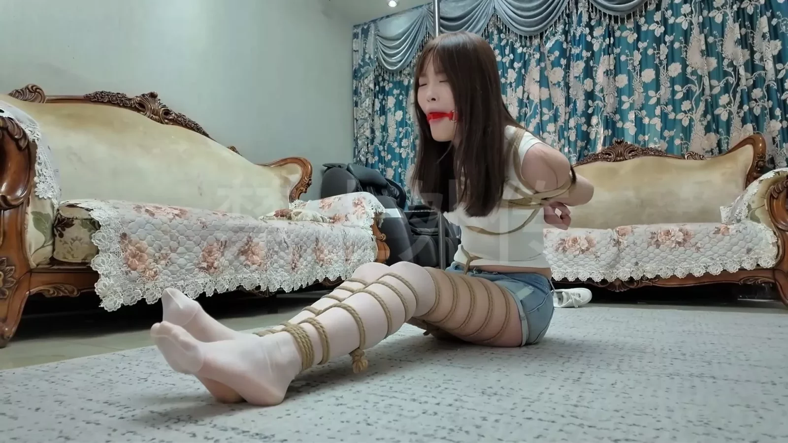 Play video: XiaoYao: Angel in White Nuolan’s Predicament