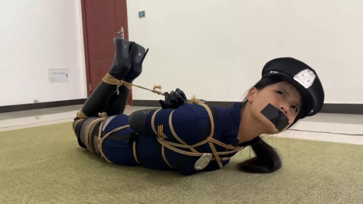 Bingyue: Cosplay Jumpsuit Bondage & Over-the-Knee Boots