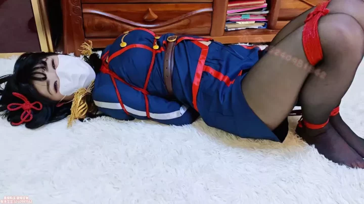 Nian Nian: Tamed Mountain City Love 4 – Captive Cosplay Finale
