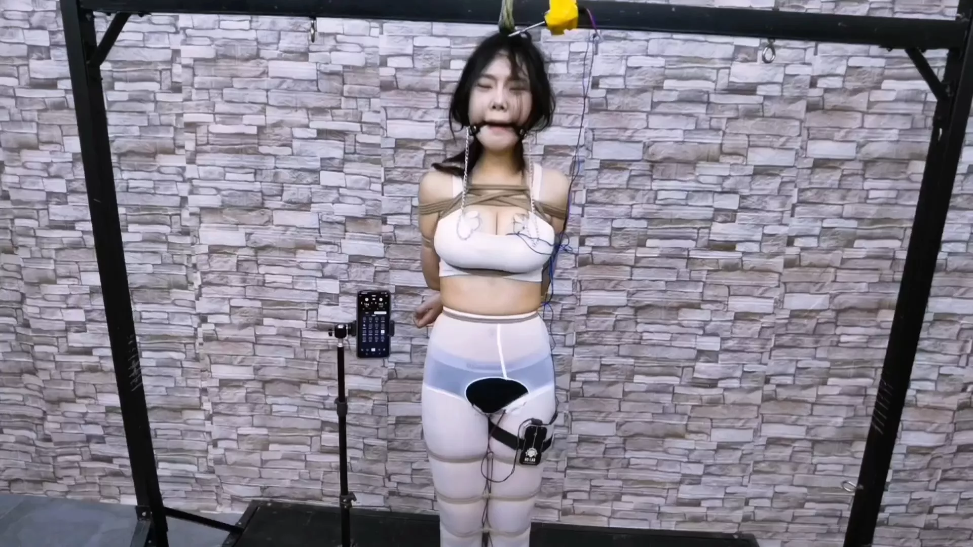 Screenshot 1 from Liar’s Ordeal: Electrifying Chinese Suspension Torture