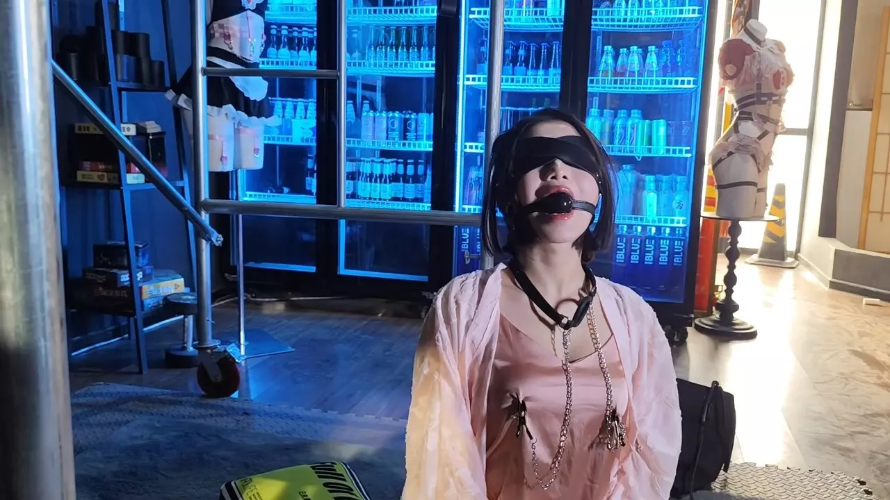Screenshot 1 from Married woman Tutu’s first experience