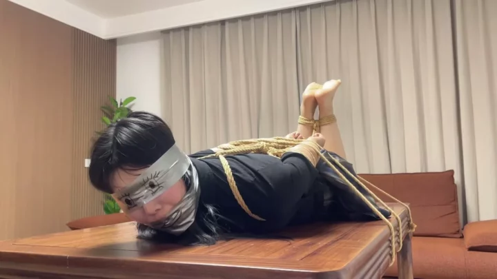 Screenshot 3 from Home Visit: Bad Girl’s Debt Leads to Wu Han’s Predicament