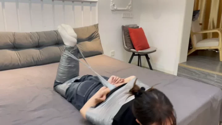 Screenshot 7 from Bound Art Records: Silver Tape Hogtie & Four-Horse Struggle