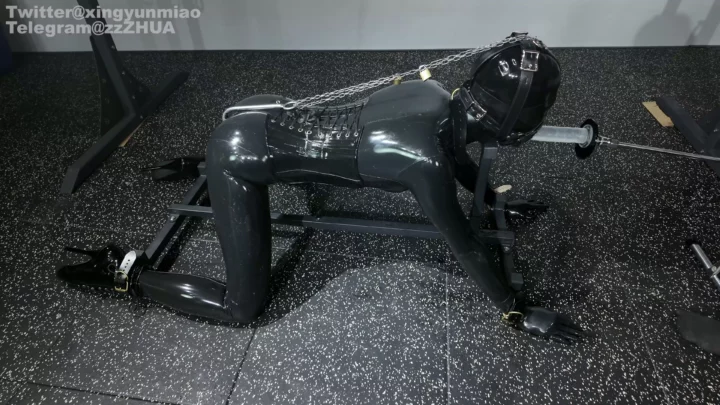 Screenshot 2 from ZHUA: Latex-Clad Submission on a Restraint Frame