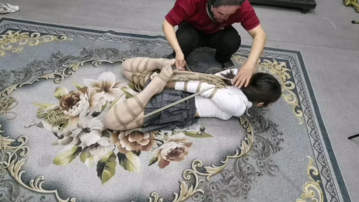 Screenshot 2 from HD to Rope Friends: Yunxianer Sima & Rouxianer’s Captive Display